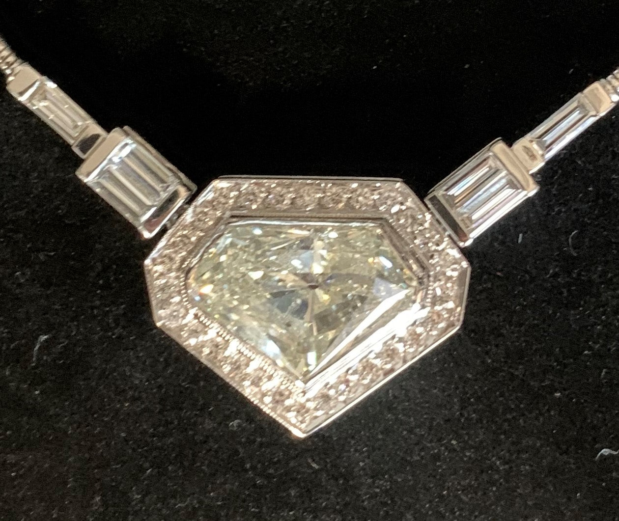 5.57 ct Diamond pendant